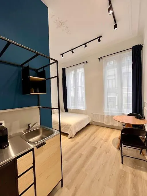 アパート Chez Gianni & Stephanie - A Cozy And Elegant Studio In ブリュッセル ベルギー